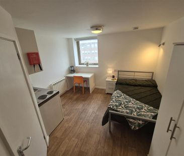 Studio to rent - Photo 1