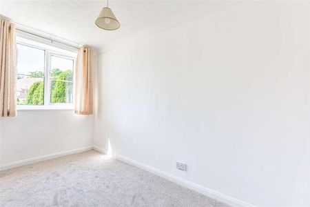 Shirlea View, Battle, TN33 - Photo 4