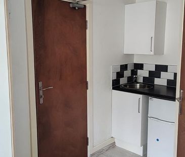 1 bedroom house of multiple occupation to rent - Photo 5