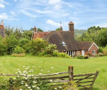 Beautiful five bedroom detached Grade II listed farmhouse on the outskirts of Wadhurst village - Photo 5