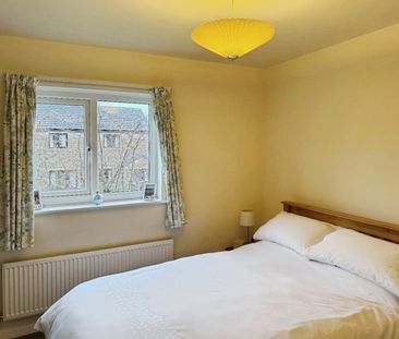 2 bedroom House To Let Total Size: 666 SQ FT - Photo 3