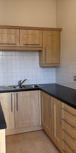 2 bedroom apartment to rent - Photo 4