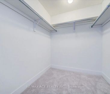 Condo Townhouse For Lease | E9033646 - Photo 2