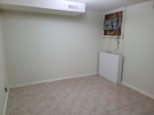 For Lease - 2524 Banfield Road Unit# Bsmnt, Mississauga, Ontario - Photo 1