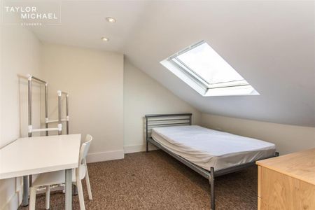 6 bedroom terraced house to rent - Photo 5