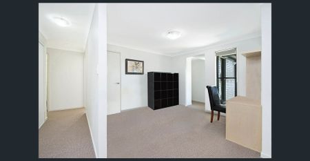 Modern 4 Bedroom Family Home - Photo 5