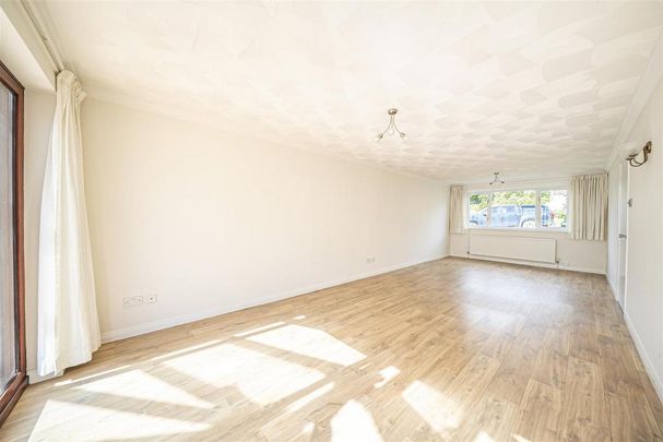 4 bedroom house to rent - Photo 1