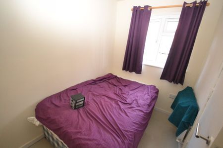 3 bed Semi-Detached House for Rent - Photo 3