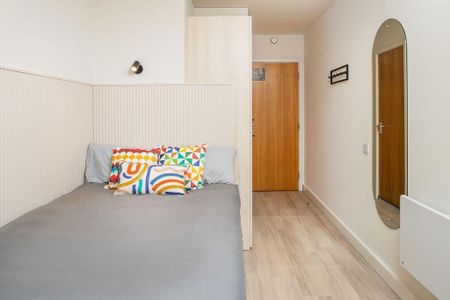 1 bedroom in a flat share to rent - Photo 5