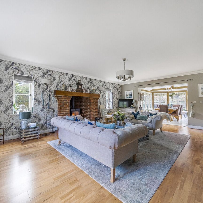 4 bedroom detached house to rent - Photo 1