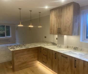 Alexandra Road, Epsom, Surrey, KT17 4DG - Photo 5