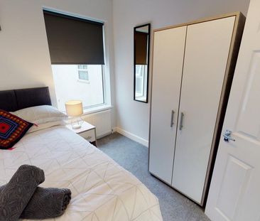1 bedroom in a house share to rent - Photo 2