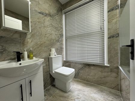 2 Bed Maisonette, Tennyson Street, SW8 - Photo 5