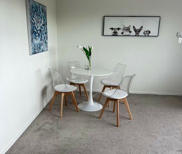 One Tree Hill - 3 brm - Photo 3