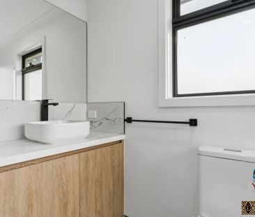 “9/6 Blake Court, Truganina - Stylish & Spacious Townhome in Trugan... - Photo 2