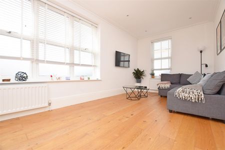 Mount Mews, Hampton, Middlesex, TW12 - Photo 3