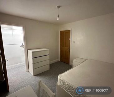 1 bedroom in a house share to rent - Photo 4