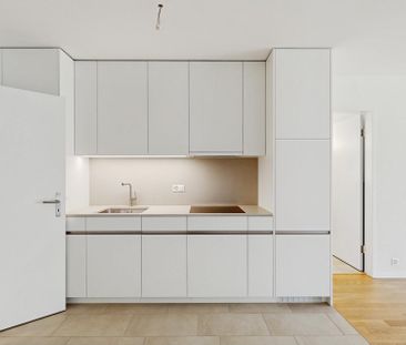 Moderne 2.5-Zimmer-Wohnung mit Mietgarten und Holzterrasse in Züric... - Photo 5