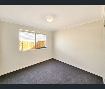 Modern Three-Bedroom Home in Glenlee Estate - Photo 3