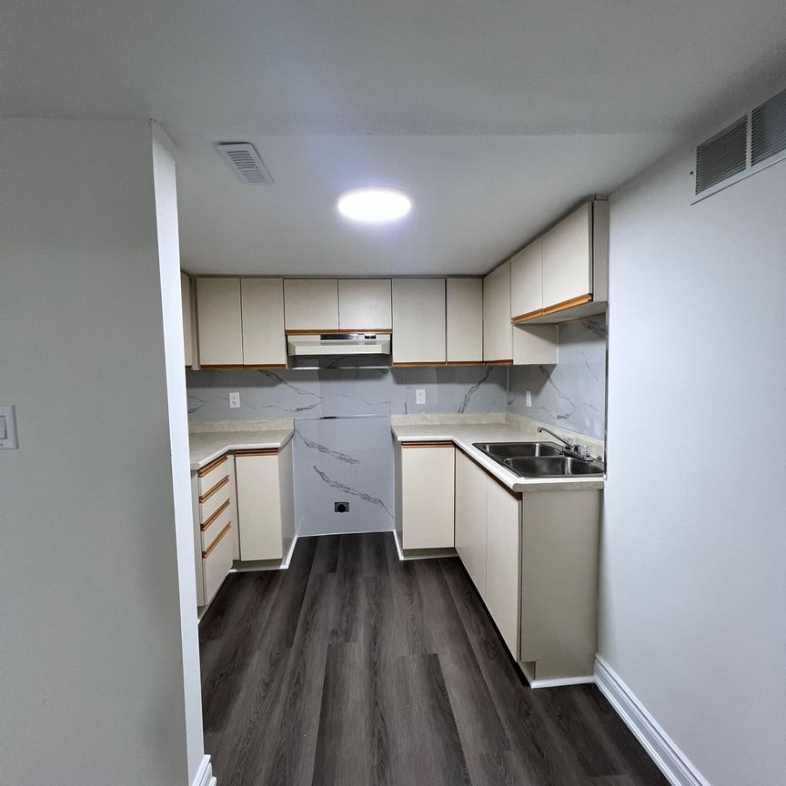 For Lease - 24 BILLINGSLEY Court Unit# BASEMENT, Brampton, Ontario - Photo 1