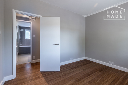 4 bedroom flat to rent - Photo 2