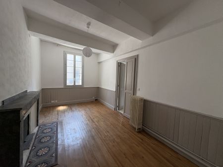 Location Appartement 3 pièces 78m² CASTELNAUDARY 11400 - Photo 2