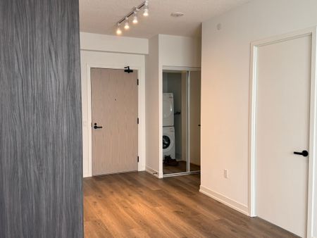 For Lease - 8 Interchange Way Unit# 5803, Vaughan, Ontario - Photo 2
