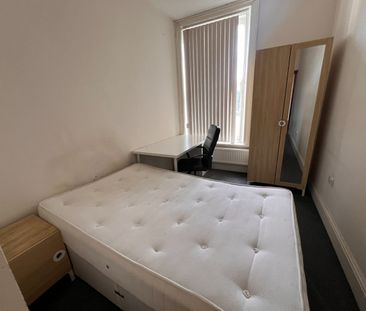 3 Bed Flat, Hyde Terrace, LS2 - Photo 3