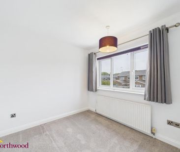 4 bedroom semi-detached house to rent - Photo 4