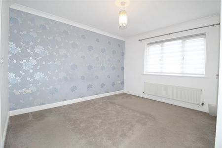 4 Bedroom House - Detached To Let - Photo 3