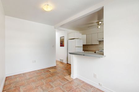 For Lease - 686A The Queensway N/A, Toronto, Ontario - Photo 4