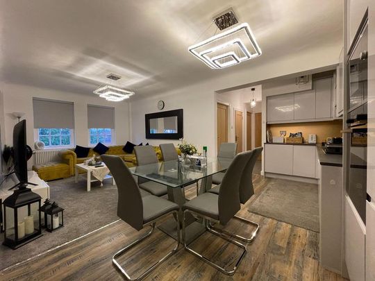 3 bedroom flat to rent - Photo 1