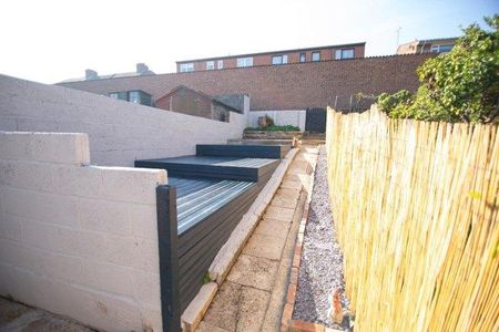 4 bedroom house share to rent - Photo 2