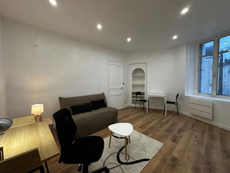 Chambre meublée dans une maison, colocation d'étudiantes - Photo 5