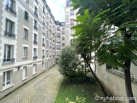 Logement à Paris, Location meublée - Photo 2