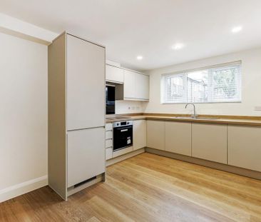 2 bedroom flat to rent - Photo 2