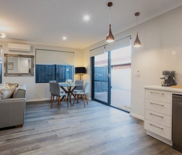 Luxury 2BR Granny Flat in Hillman Fully Furnished, Modern, All Incl... - Photo 3