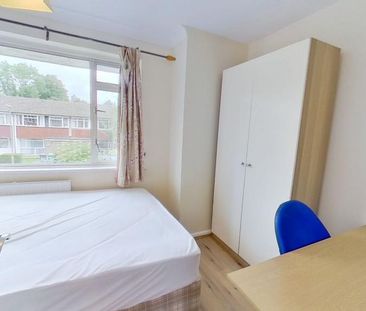 4 bedroom terraced house to rent - Photo 5