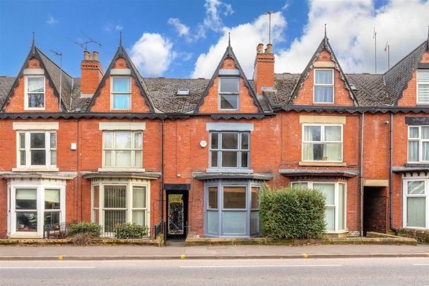 4 bedroom terraced house to rent - Photo 1