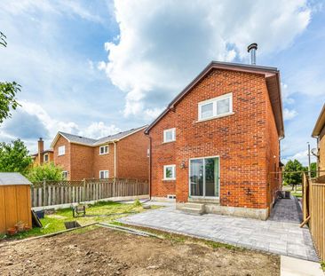 For Lease - 356 Laurentian Avenue, Mississauga, Ontario - Photo 2