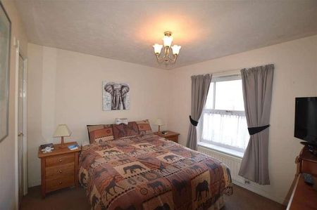 Nine Acres, Cippenham, Slough, Berkshire, SL1 - Photo 2
