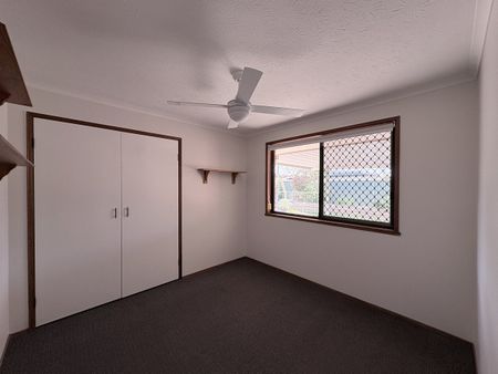 Recently Renovated Family Home With A Pool - Photo 5