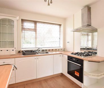 3 bedroom semi-detached house to rent - Photo 6