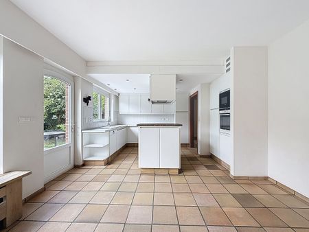 Villa - for rent - Photo 2