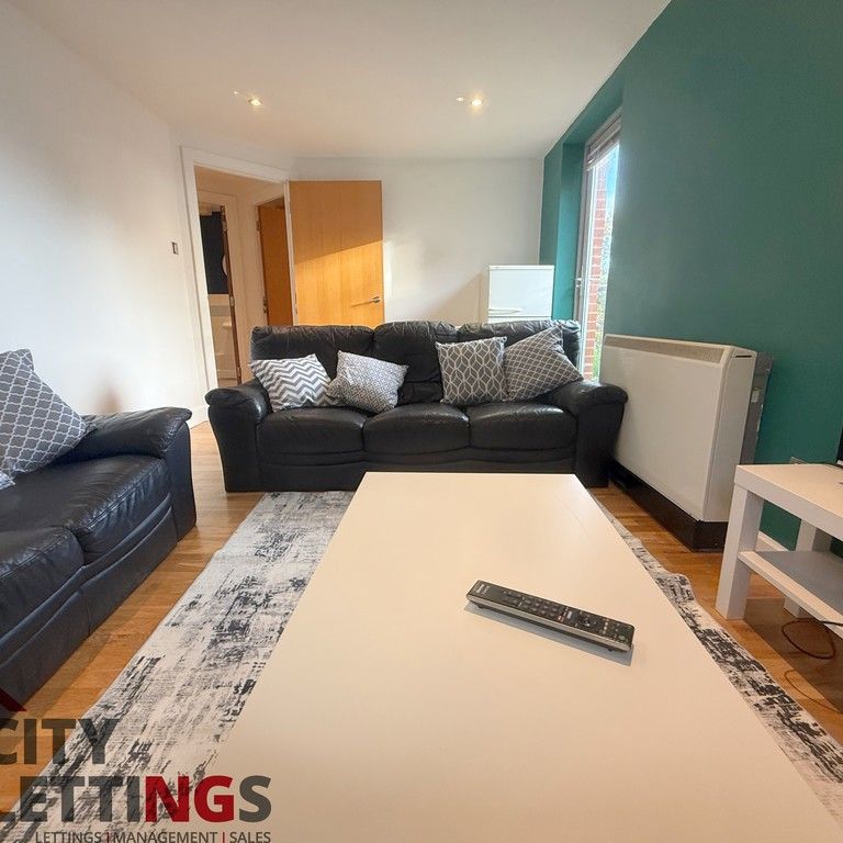 2 Bedroom Flat - Photo 1