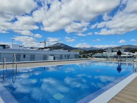 2 bedroom luxury Flat for rent in Nueva Andalucia, Andalusia - Photo 2