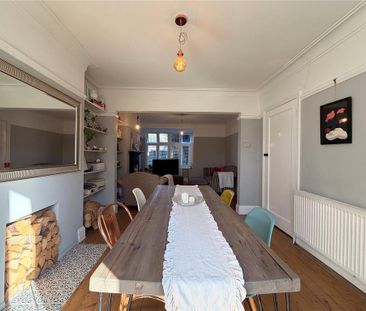 3 bedroom end of terrace house to rent - Photo 2