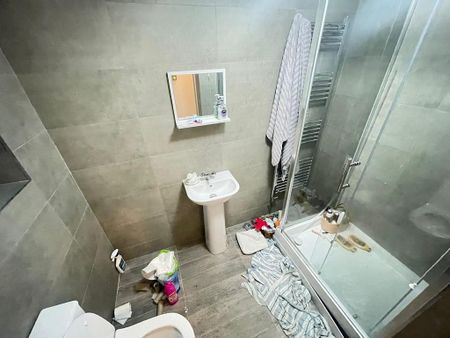 3 bedroom semi-detached house to rent - Photo 5