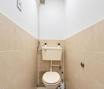 3 bedroom flat to rent - Photo 2