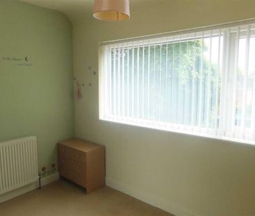 2 bedroom semi-detached house to rent - Photo 4